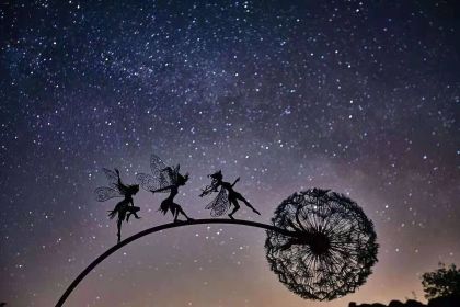 Dandelion Figurine Fairies Pixies Dancing Fairy Statue Steel Wires Fairy Garden Miniature Sculpture Mythical Garden Yard Decor (Color: b)